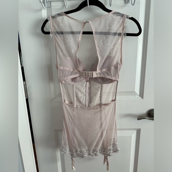 VS NWOT SZ 36D lingerie - Picture 4 of 5